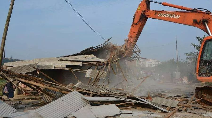 修建公共設(shè)施直接占地？法院：違法！